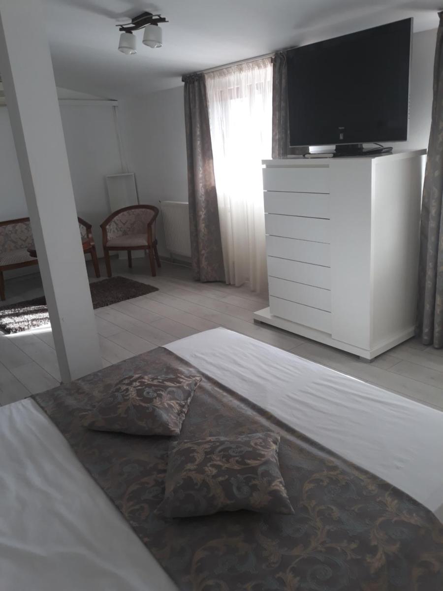 Hotel Royal - Housity