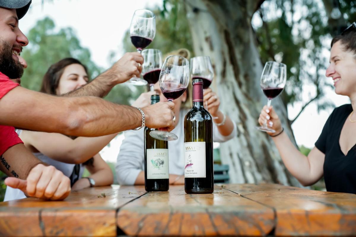 Assaf Boutique Winery & Cabins - Housity