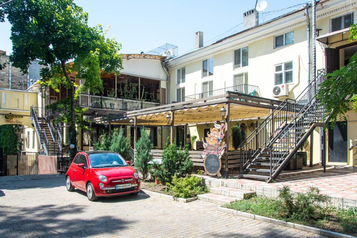 Suitetrails - Apartment for Rent on Deribasovskaya street