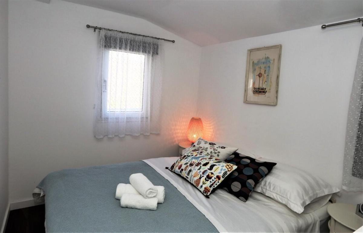 RELAX HOUSE - Housity