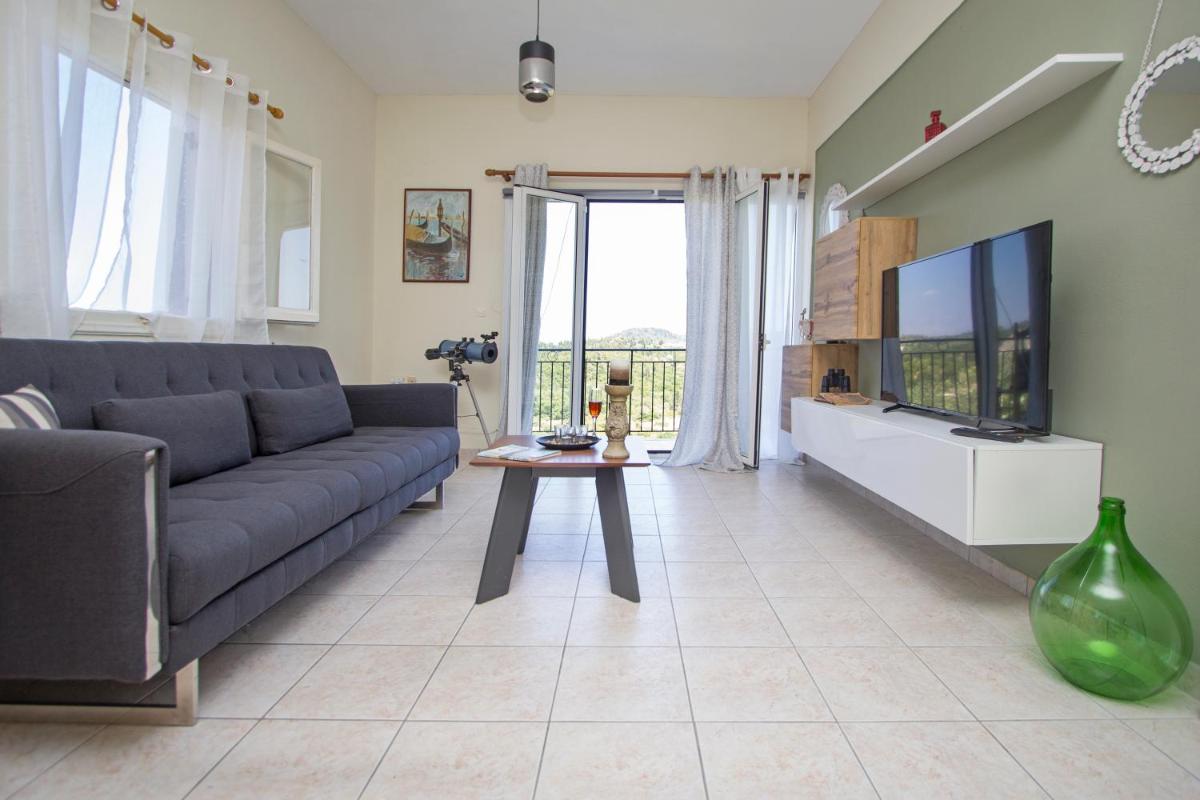 Luxury Skyline Apartment - Housity