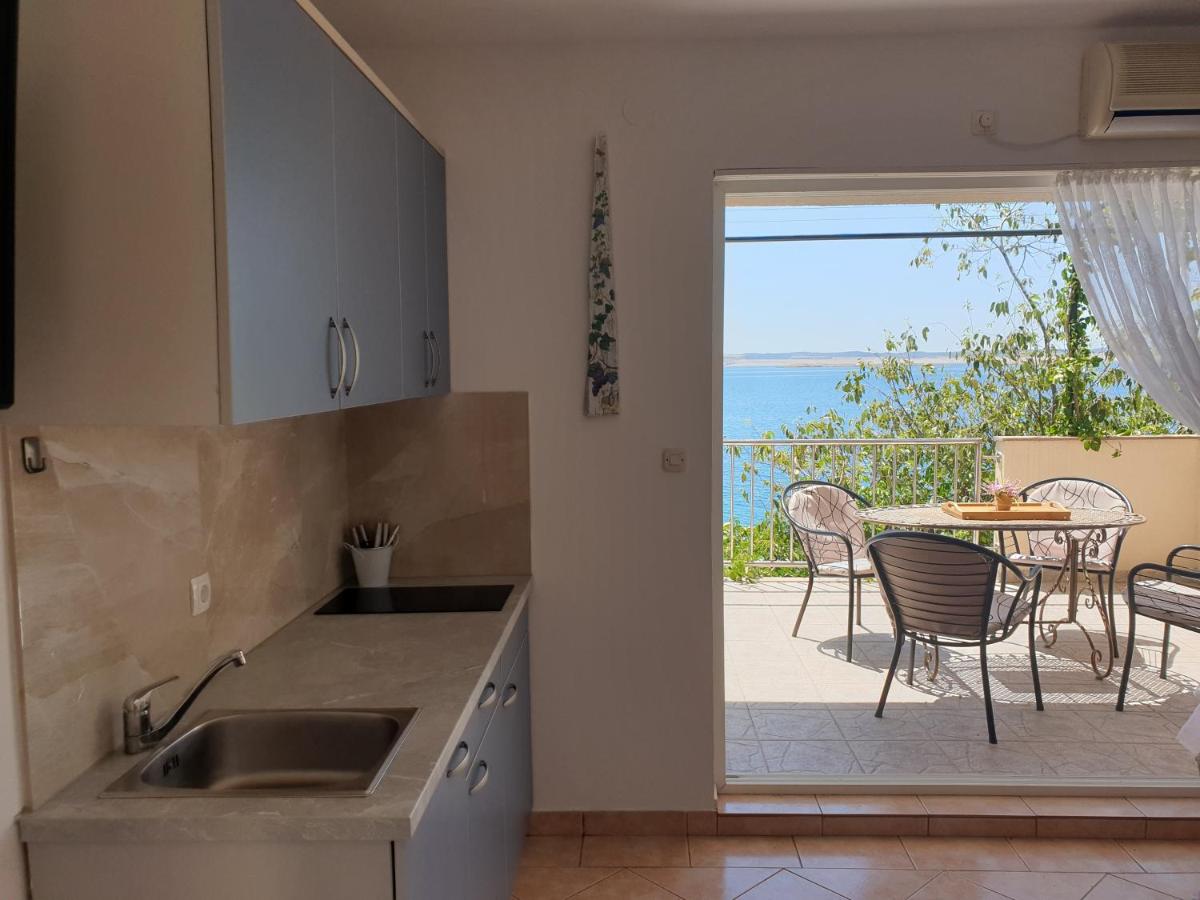 Apartments by the sea Starigrad Paklenica - Housity