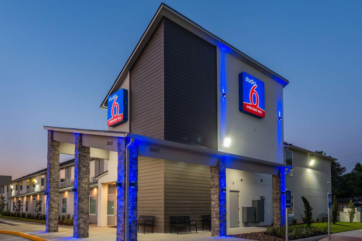 Studio 6 Lake Charles - Housity