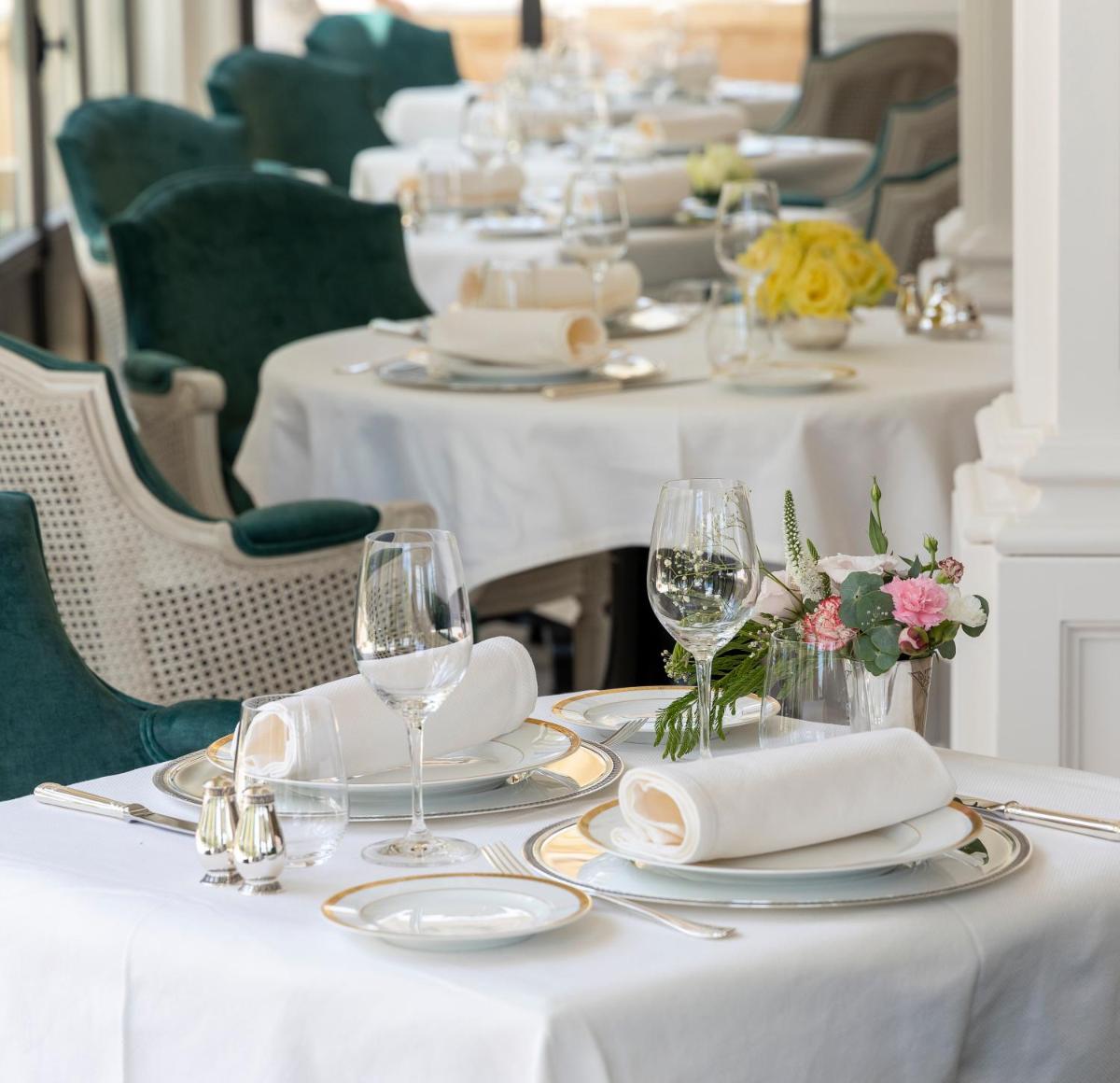 Restaurant ou autre lieu de restauration dans l'établissement Villa Saint-Ange