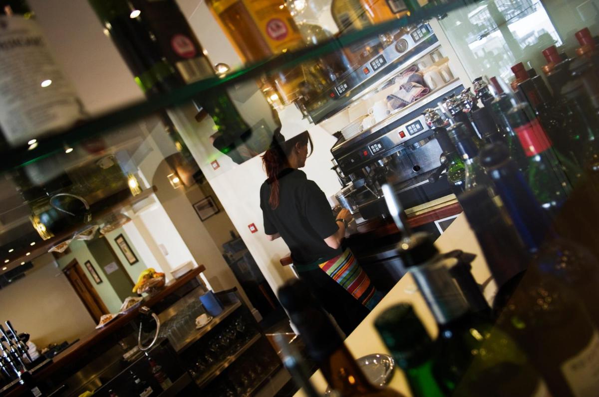 The White Rock Hotel - Housity