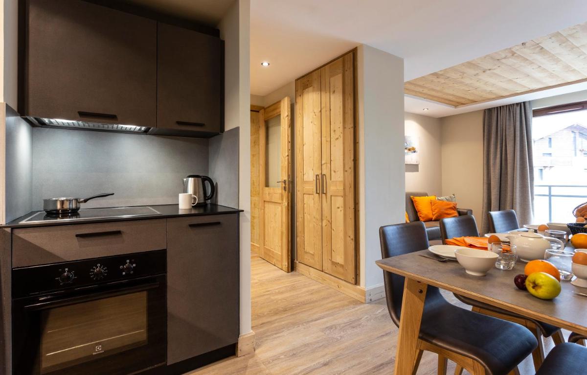 Cuisine ou kitchenette dans l'établissement Résidence Daria-I Nor by les Etincelles