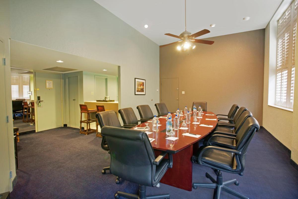 The Crockett Hotel - Housity