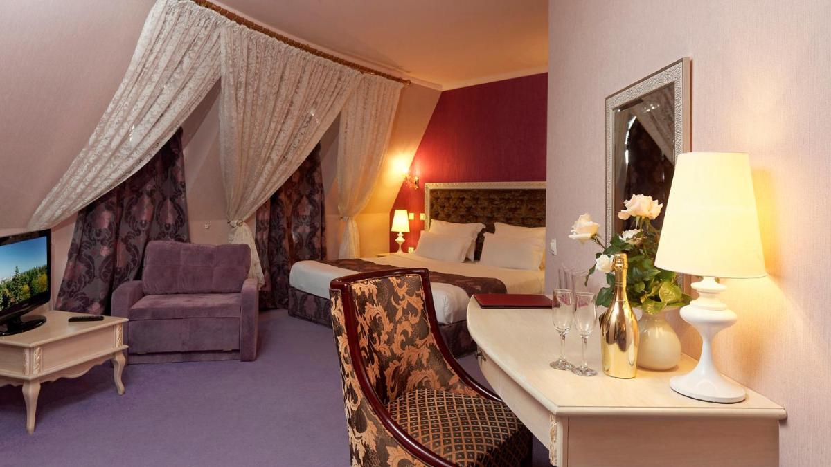 Kristel Hotel - Housity