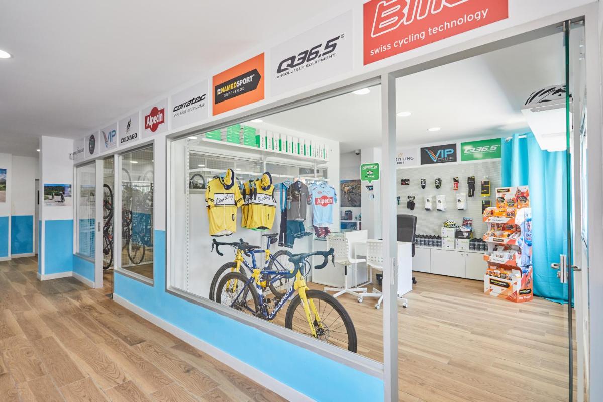 Montar en bicicleta en Hotel Son Caliu Spa Oasis o alrededores