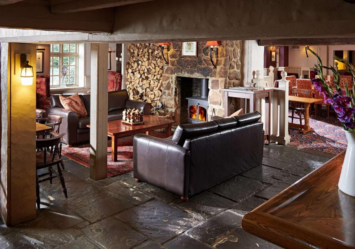 The White Swan - Housity