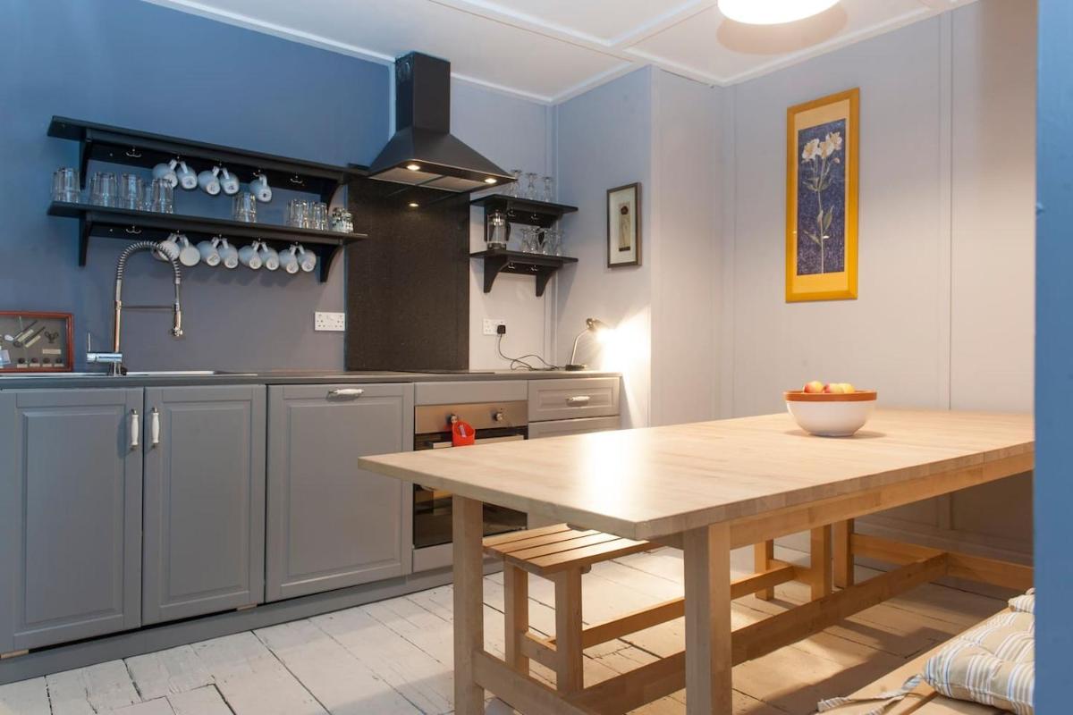 Georgian Grand Apartment - Housity