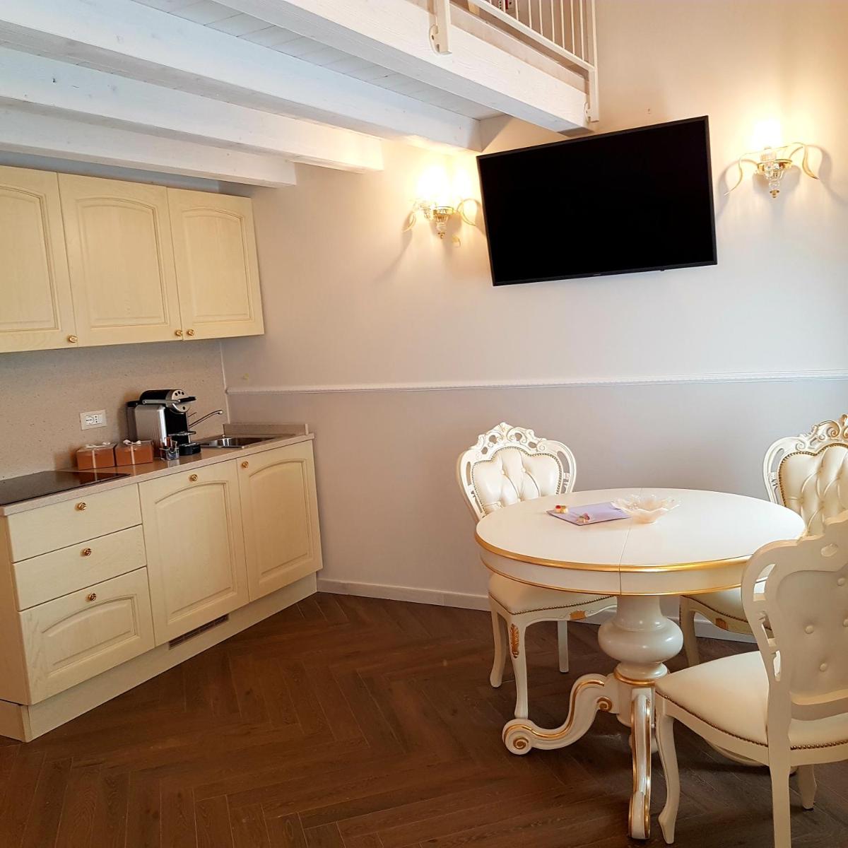 Ca' Vittoria Boutique House ApartSuite Chioggia - Housity