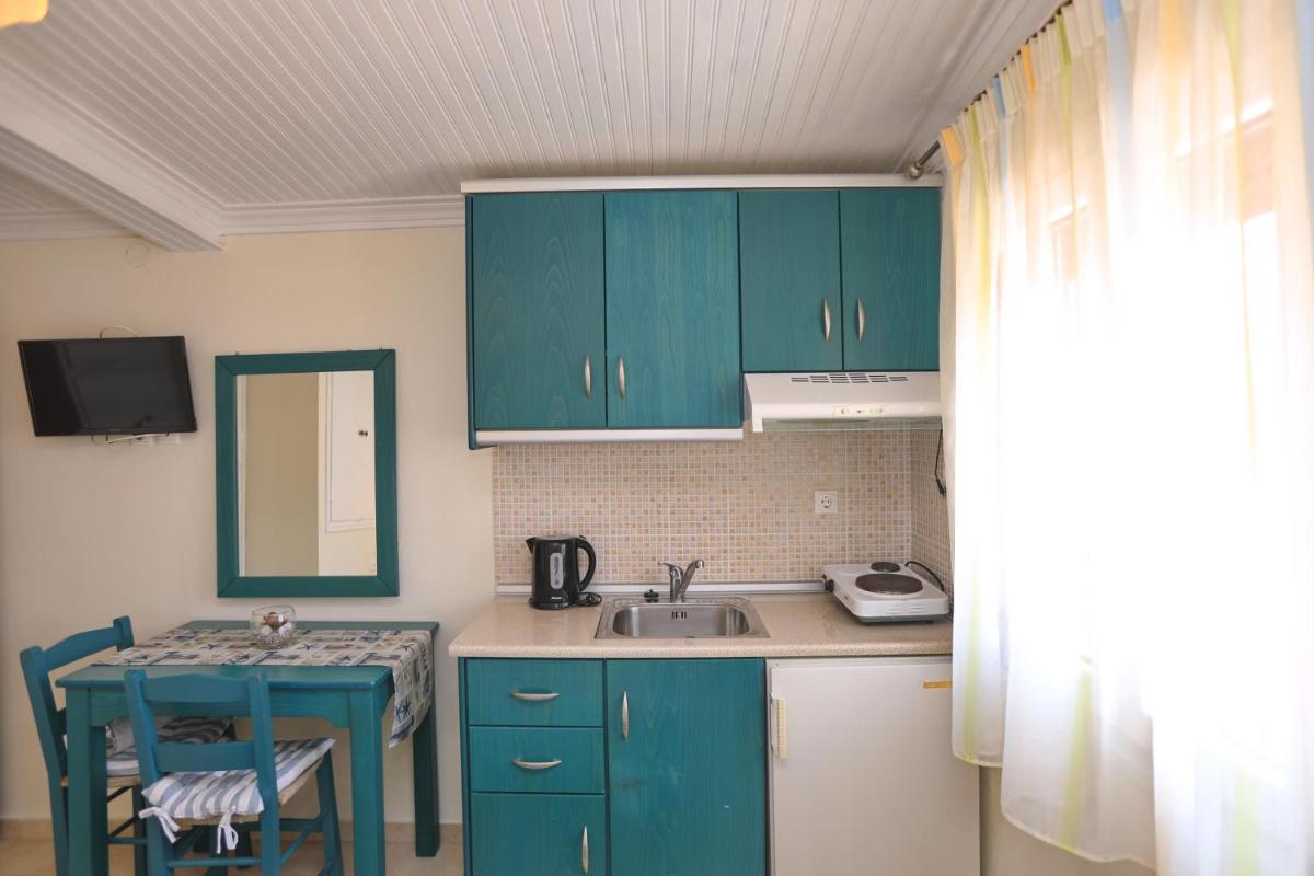 ANTONIOS Skopelos studios apartments - Housity