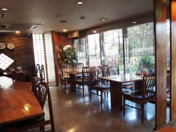 Hotel Sentpia - Housity