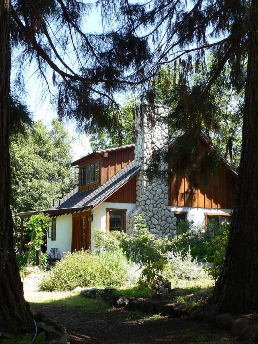 Yosemite Rose Bed and Breakfast - Housity