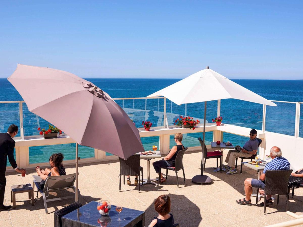 Vue générale sur la mer ou vue sur la mer prise depuis l'hôtel