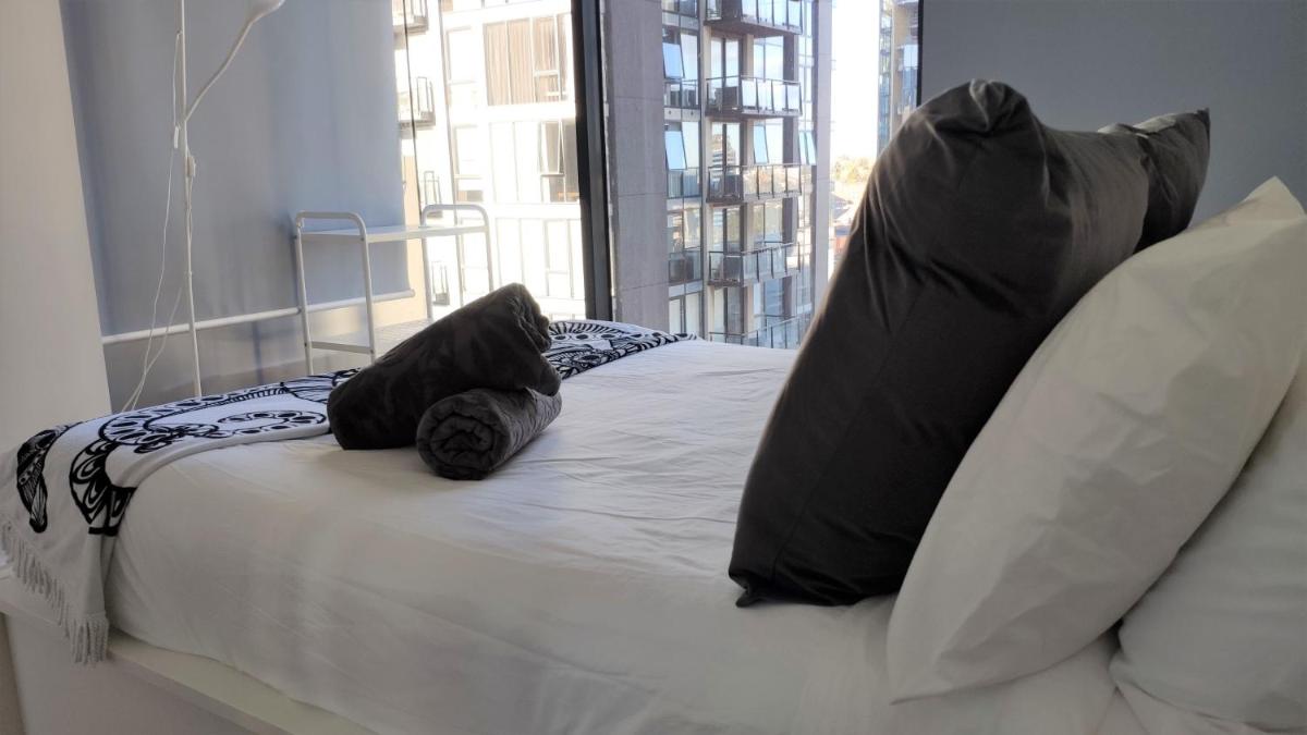 ReadySet Apartments at City Tower - Housity