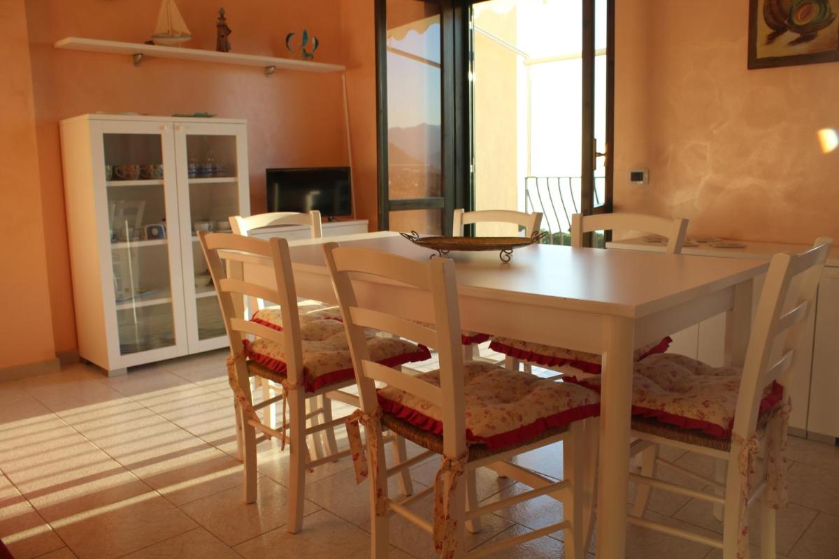 Elegante Casa Vistamare Villaggio del Bridge - Housity