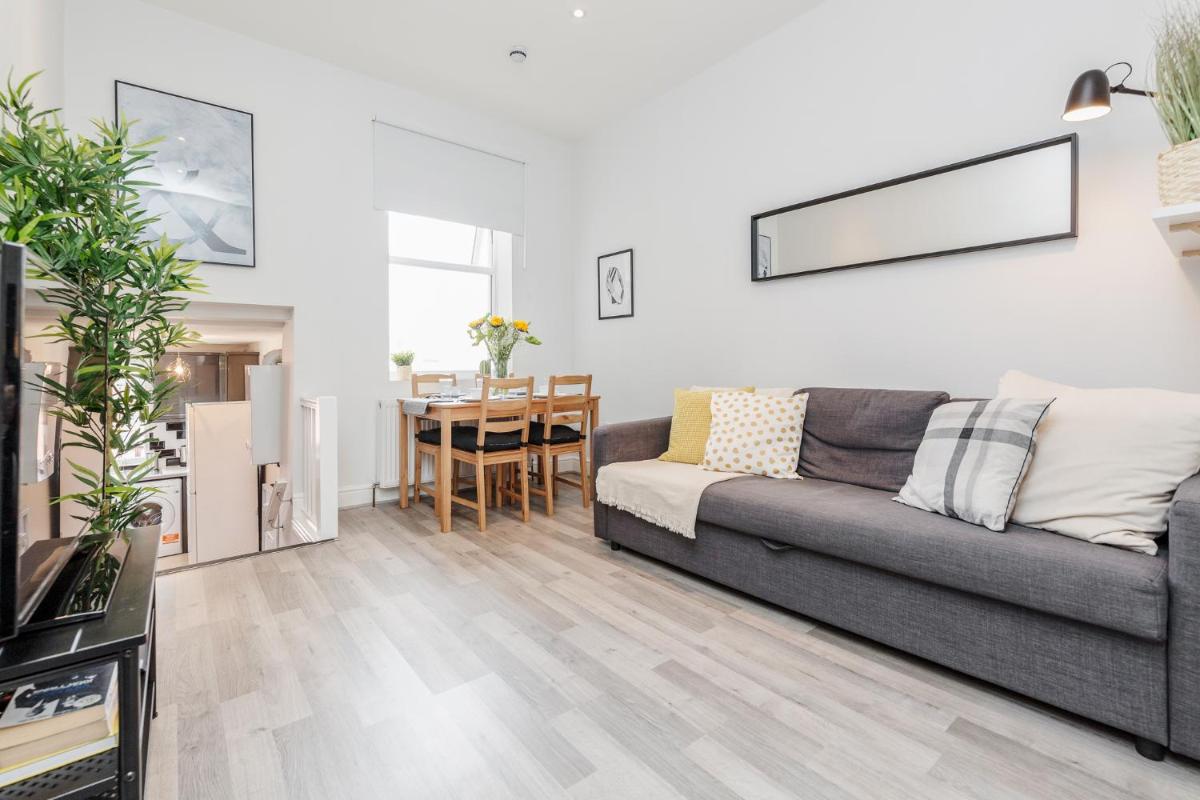 WelcomeStay Clapham Junction 2 Bedroom Apartment - Housity