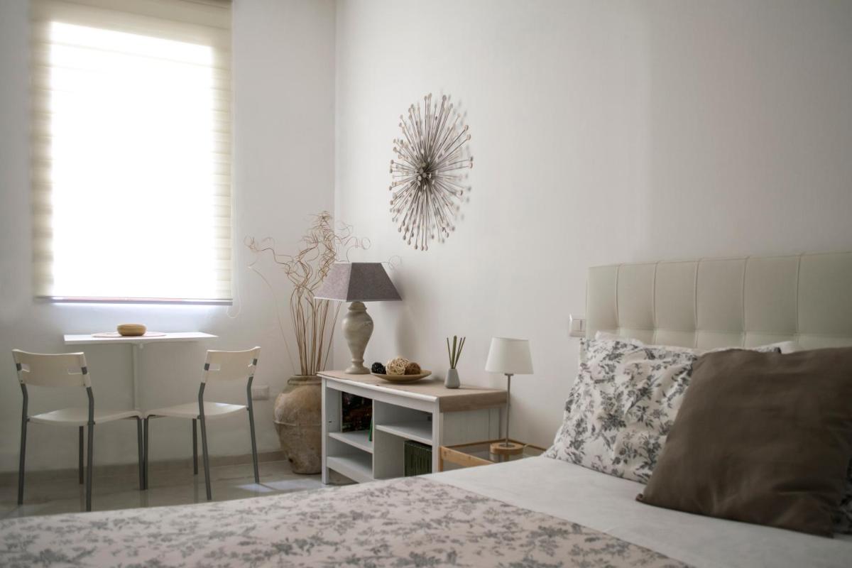 La Dolce Vita - Housity