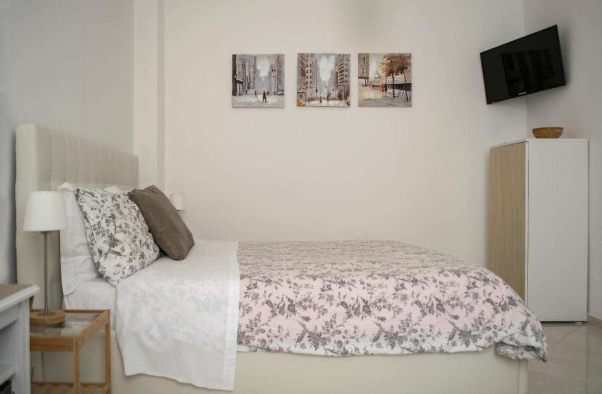 La Dolce Vita - Housity