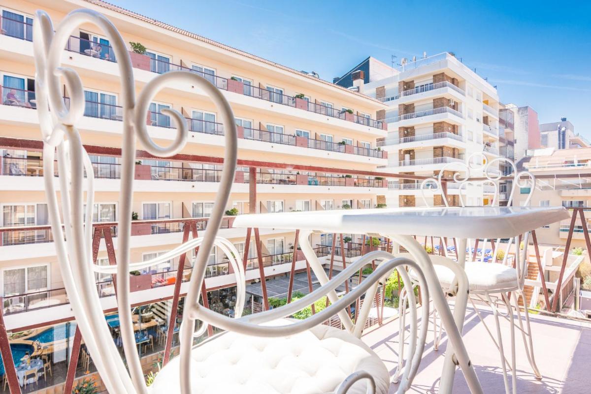 HomeHolidaysRentals Doris - Housity