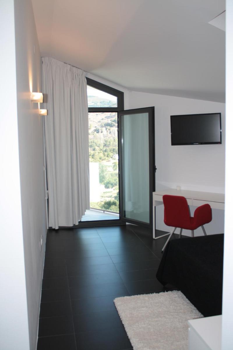 Hostal Tres Campanas - Housity