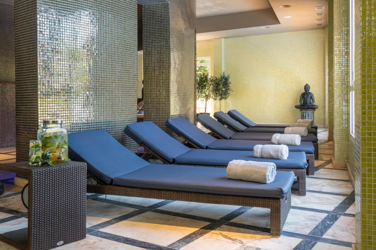 Zona de estar de Salles Hotels Marina Portals