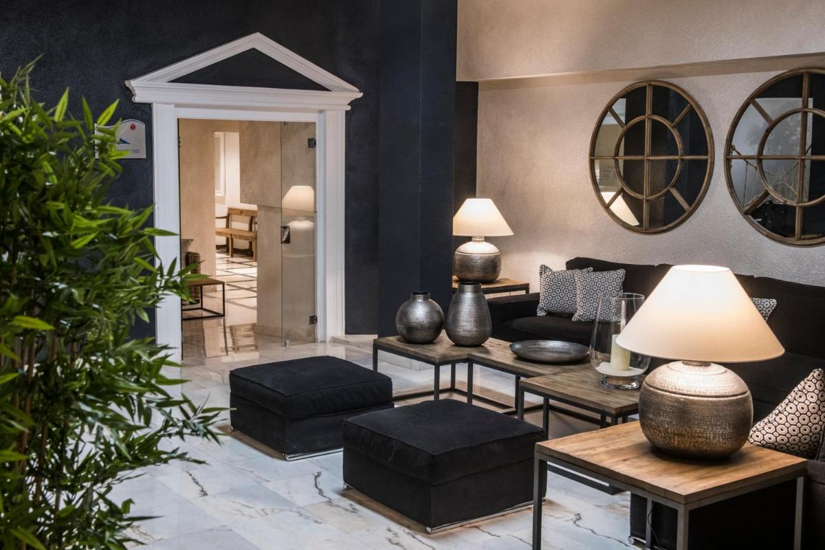 Zona de estar de Salles Hotels Marina Portals