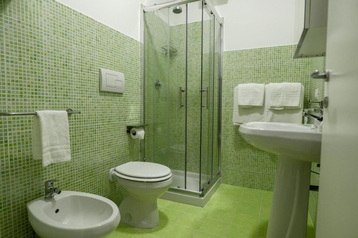 esiloM Aparthotel - Housity