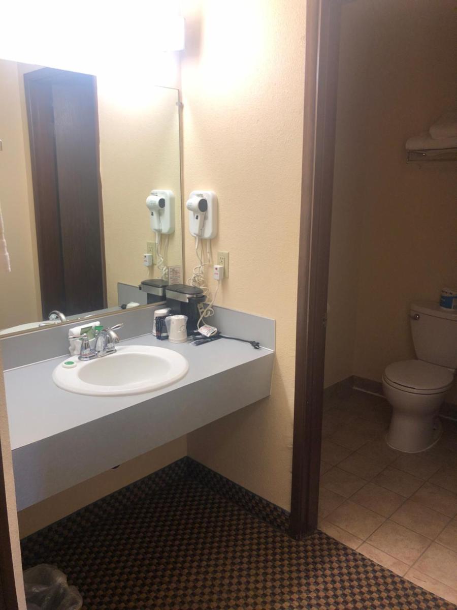 GuestHouse  & Suites Eugene/Springfield - Housity