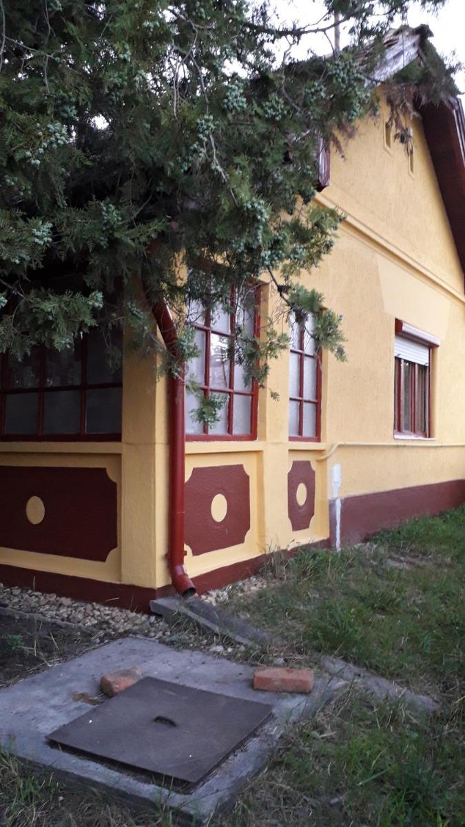 Napsugár Apartman - Housity