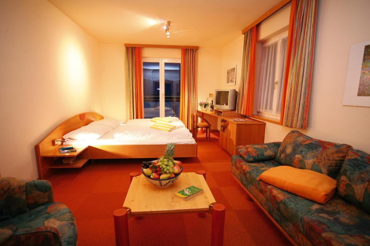 Hotel Restaurant Marko - Housity