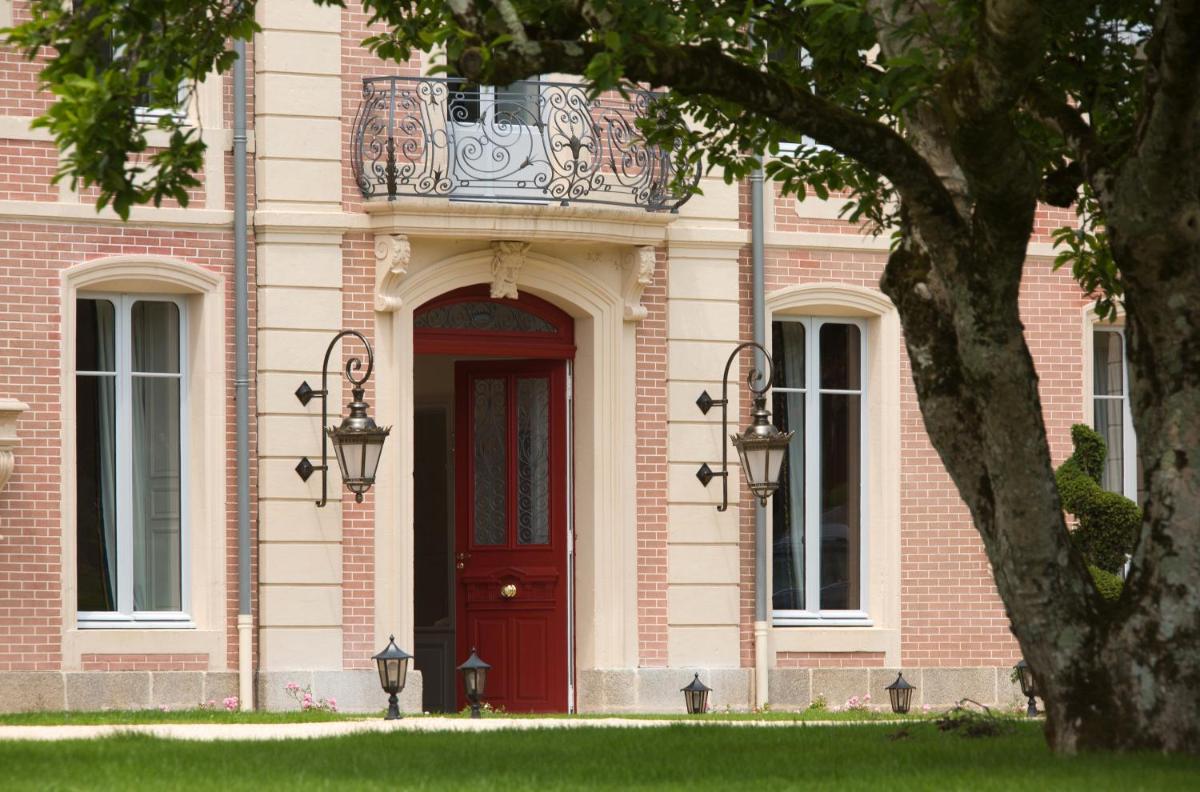 Façade ou entrée de l'établissement Alexandra Palace - La Maison Younan