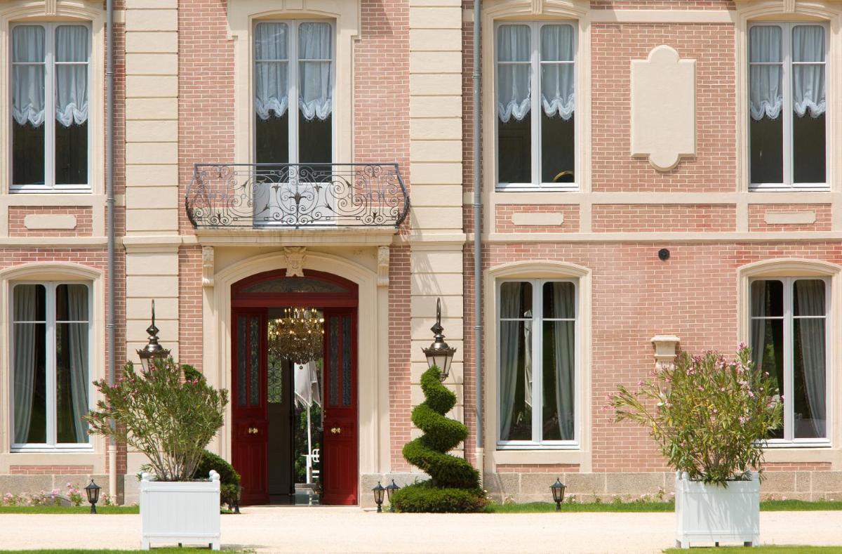 Façade ou entrée de l'établissement Alexandra Palace - La Maison Younan