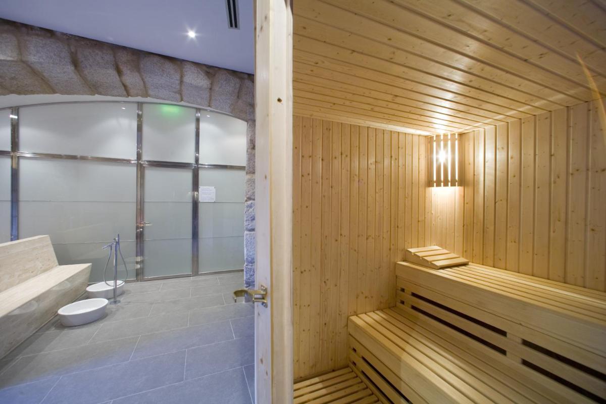 Un baño de Parador de Santo Estevo