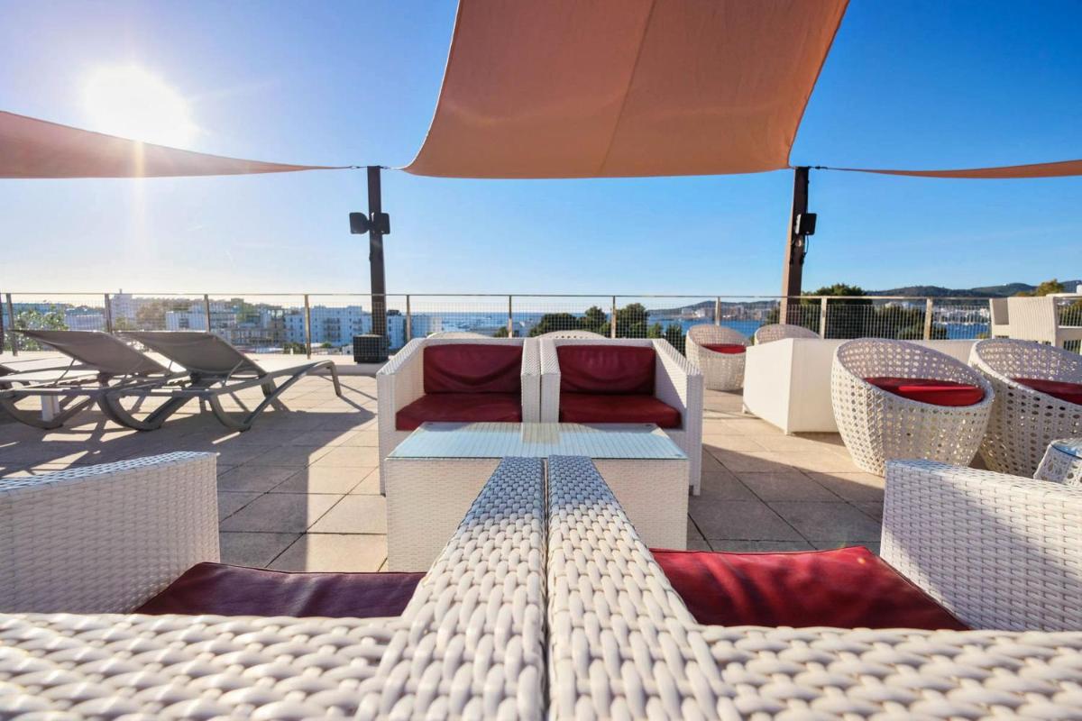 Zona de estar de azuLine Hotel Bergantin