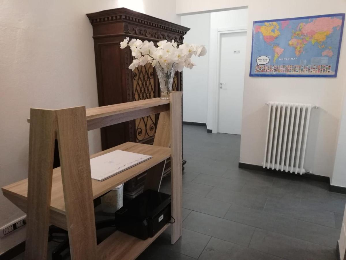 La Tana Rooms - Housity