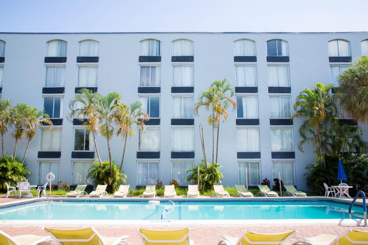 Plaza Hotel Fort Lauderdale - Housity