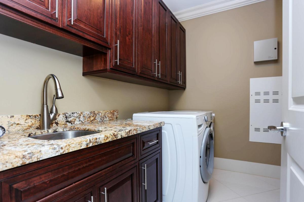 Grand House in Westside Vancouver - Housity