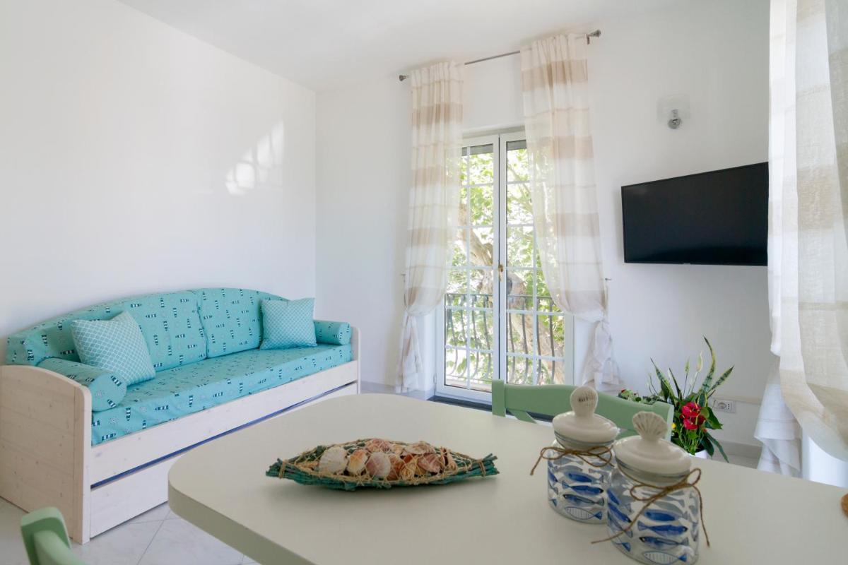 AQUAMARINE Relaxing Capri Suites - Hizvo