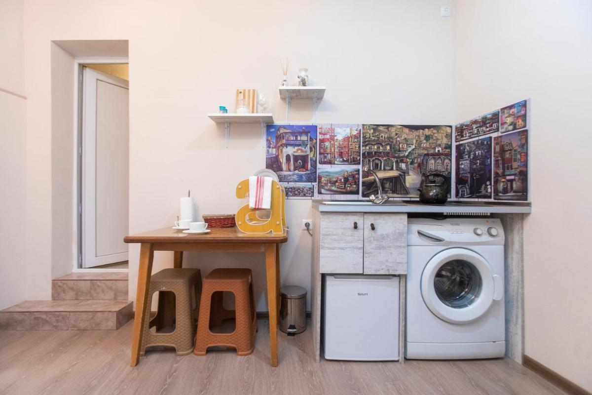Tbilisuri Ezo - Housity