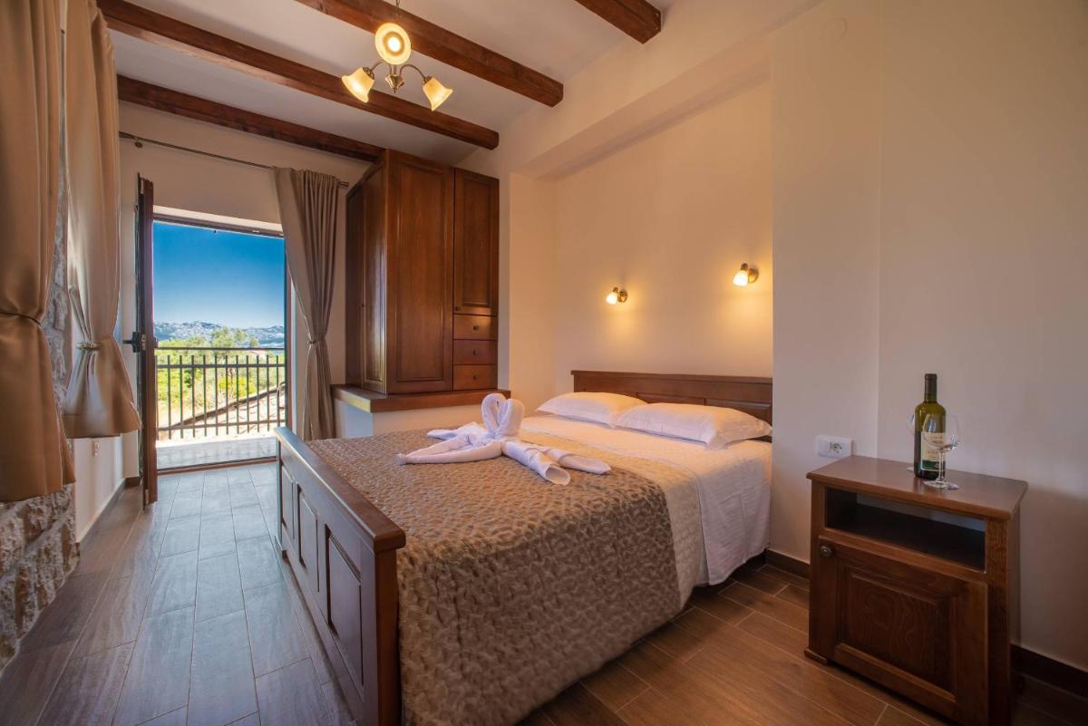 Villa Old Castle Apartments - Housity