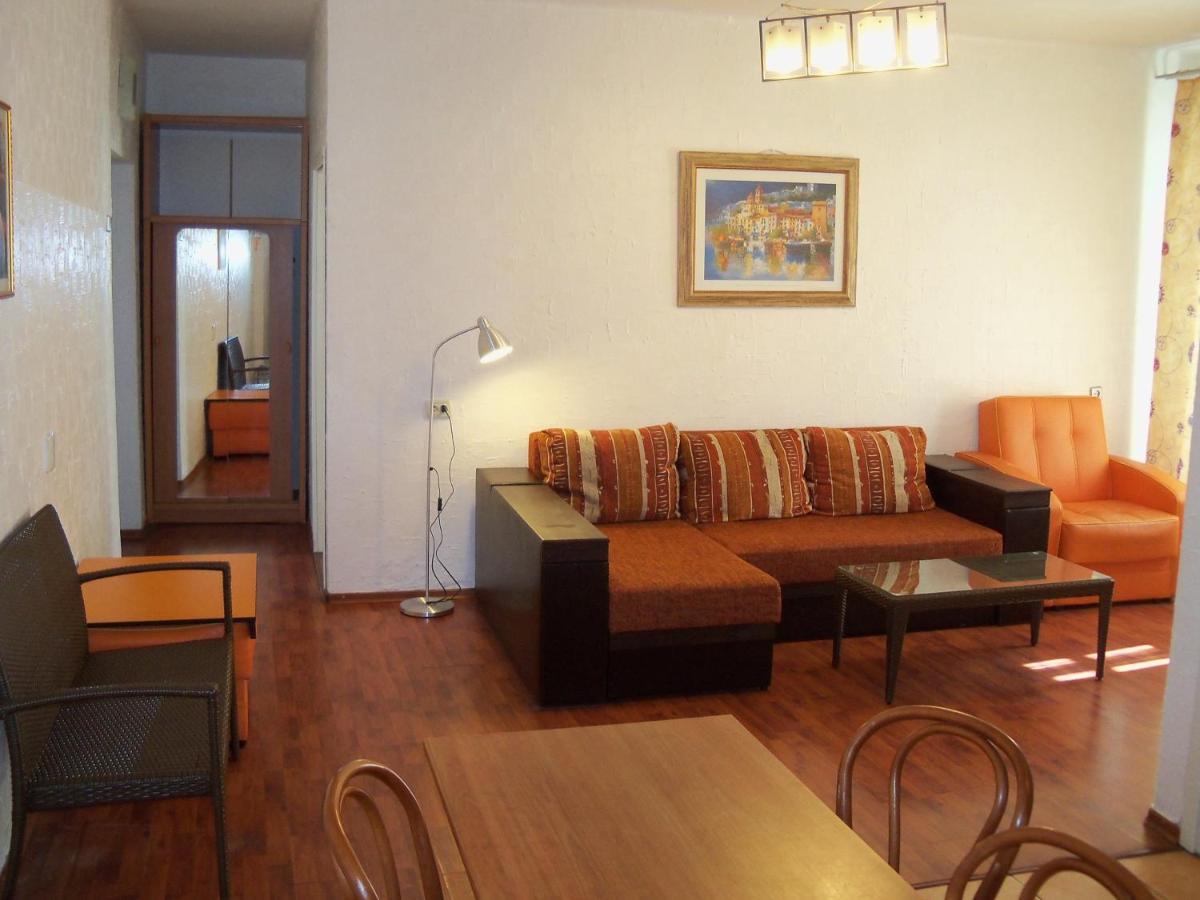 Suitetrails - UKR Apartments in the Centre