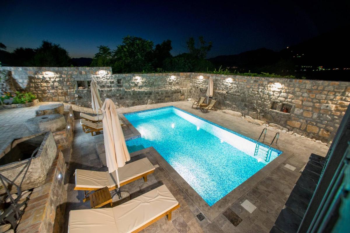 Villa Old Castle Apartments - Housity