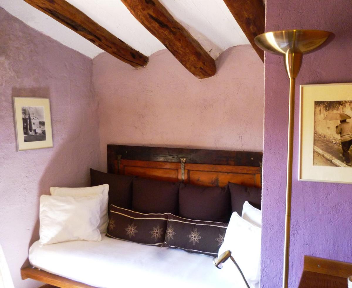 Zona de estar de Les Vinyes Alojamiento Rural Boutique & SPA