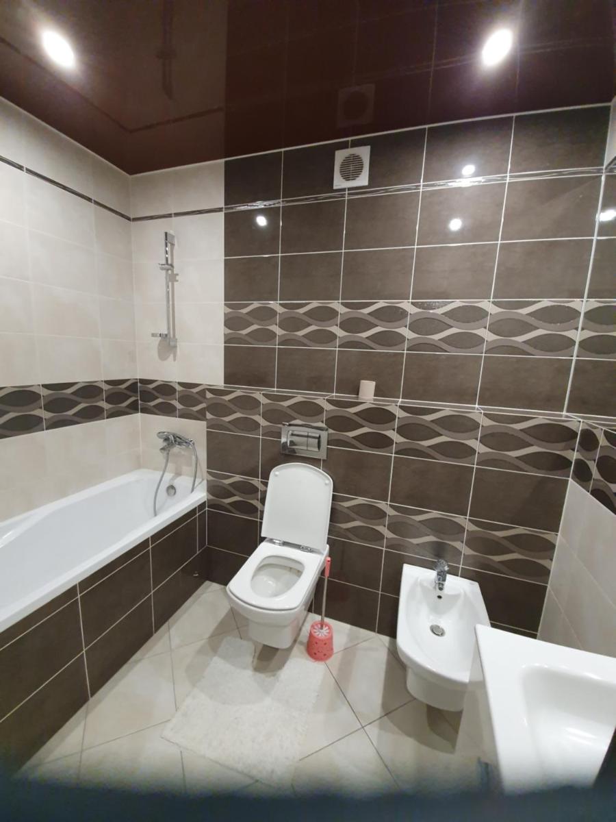 вулиця Дмитра Іващенка Апартаменти - Housity