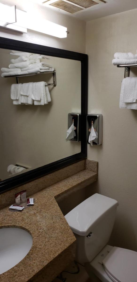 MHO Hotel Bordentown - Housity