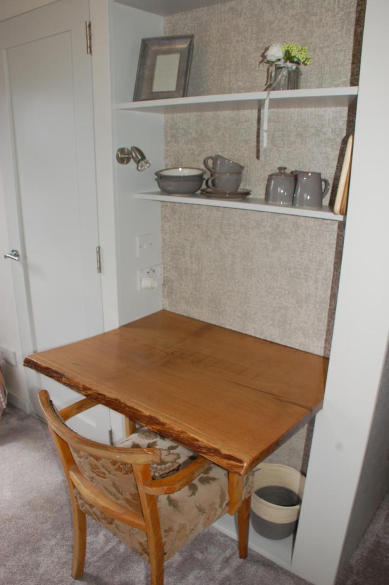 The Little Flock Farm - Housity