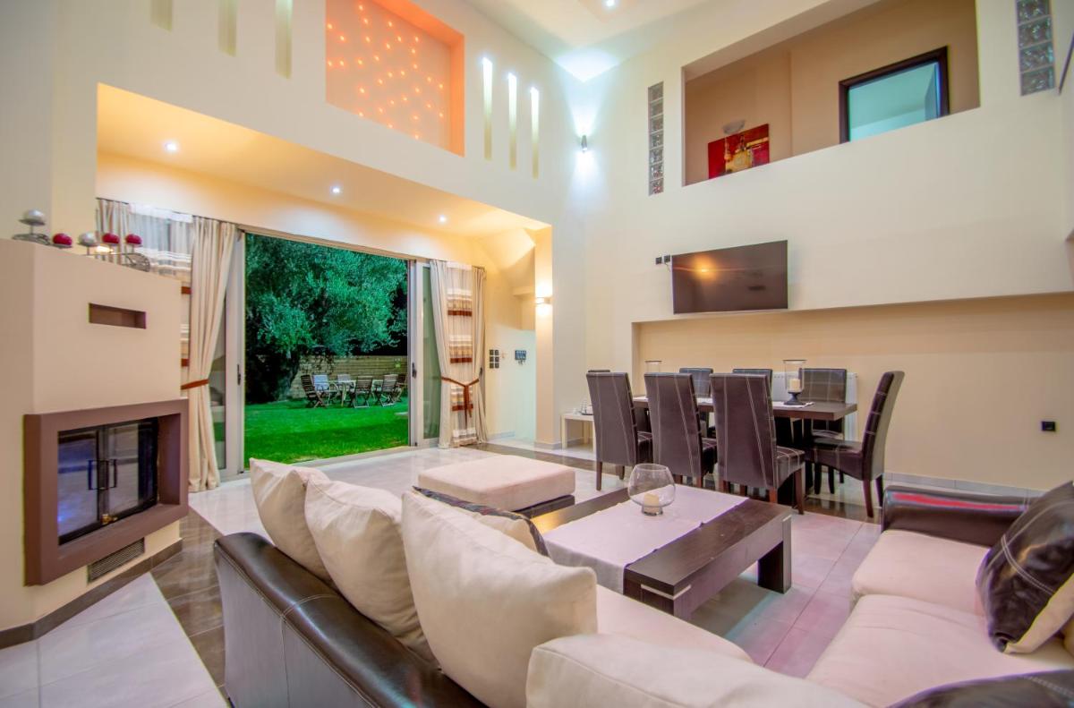 Zante Lagos holiday homes Treehouse and Villa - Housity